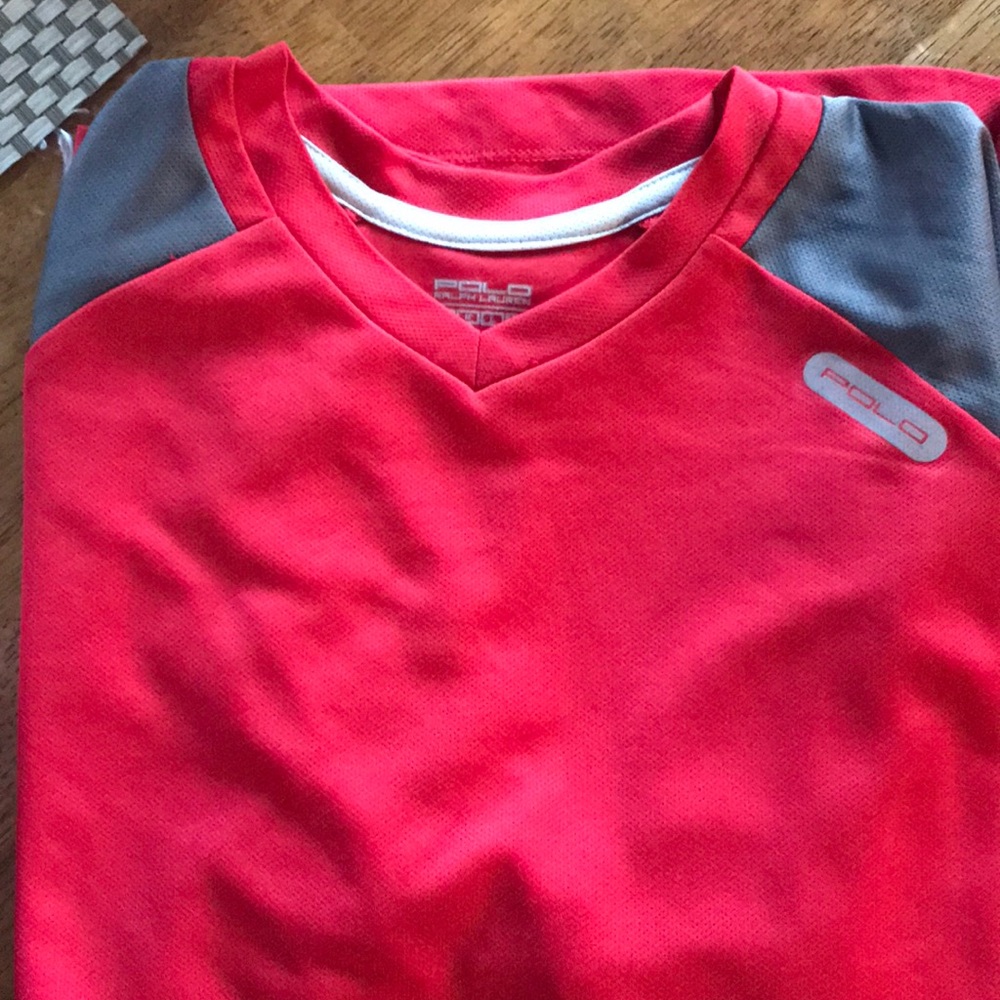 Athletic shirt. Boys XL